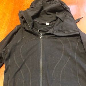 Women’s Lululemon jacket with hood